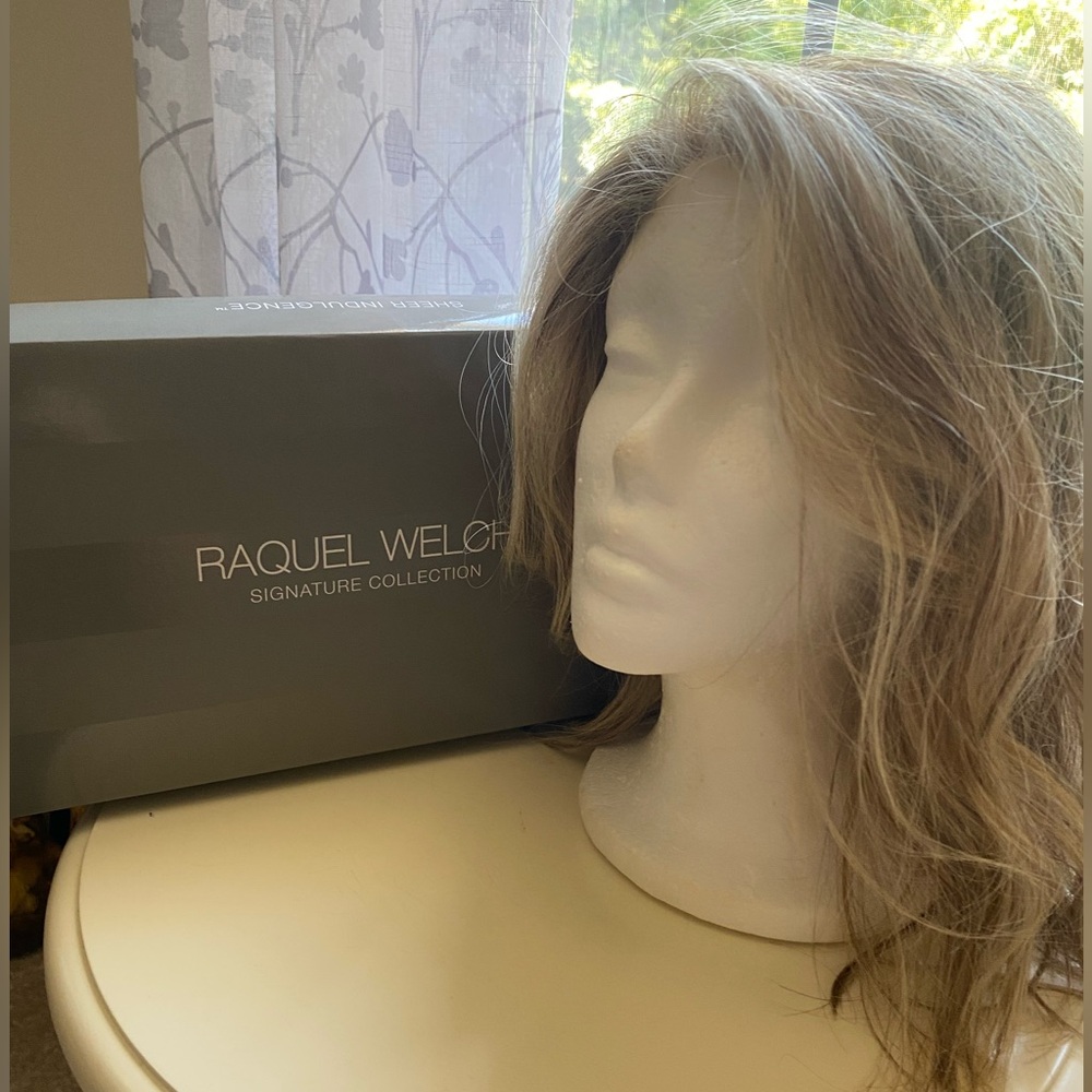 Tried on but never worn outside, Rachel Welch signature collection Wavy Day.